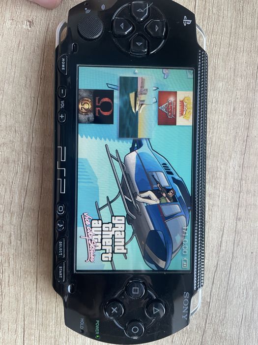 Продам прошитую PSP 1000