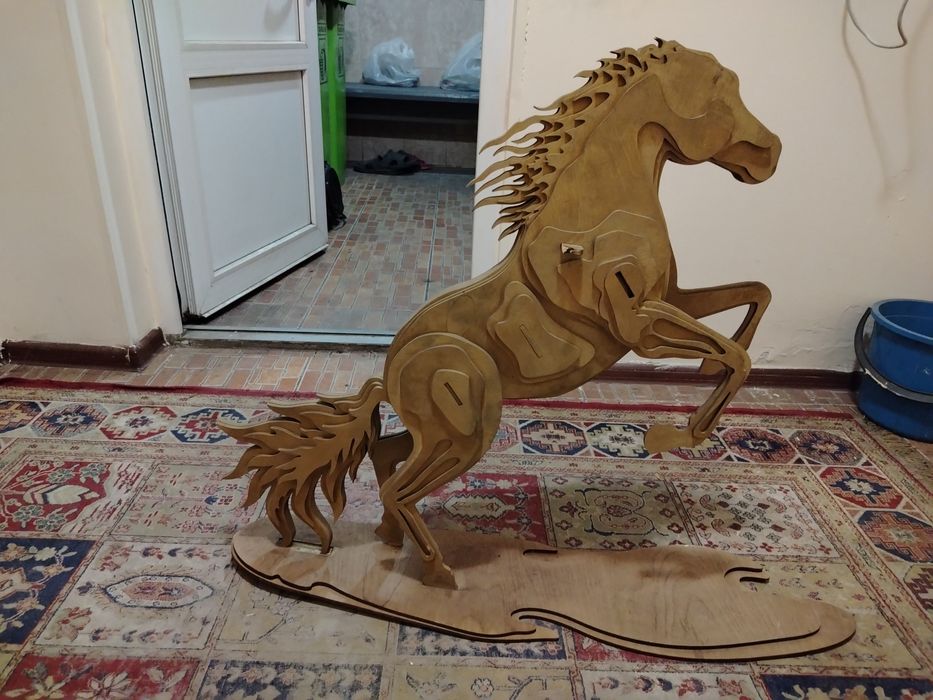 Статуэтка лошадь