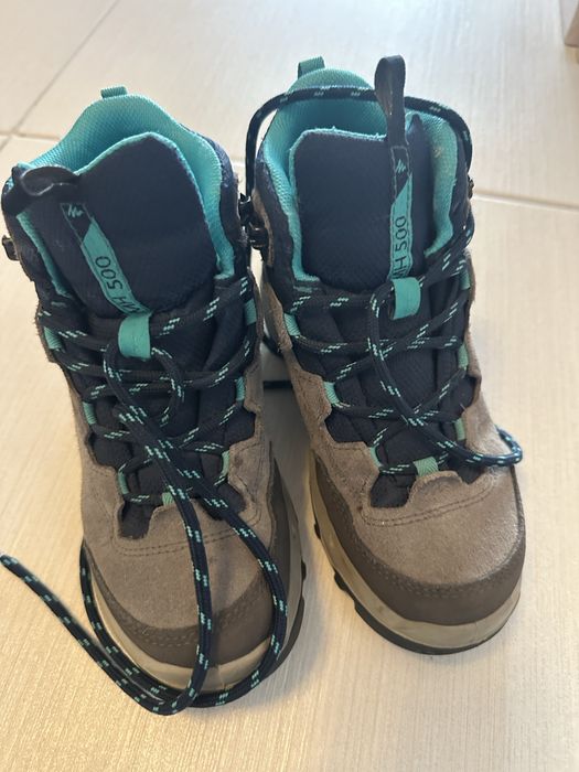 Bocanci si adidasi roz Decathlon marimea 32