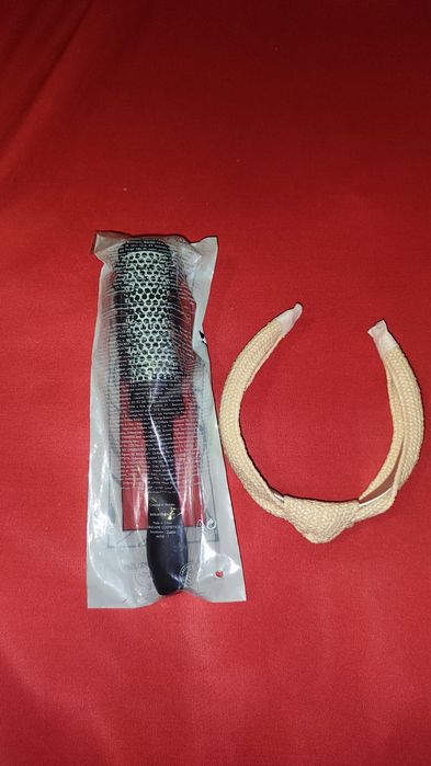 Комплект нови четка и диадема