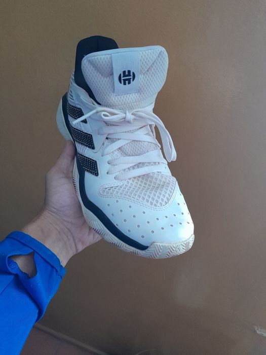 Продам красовки адидас