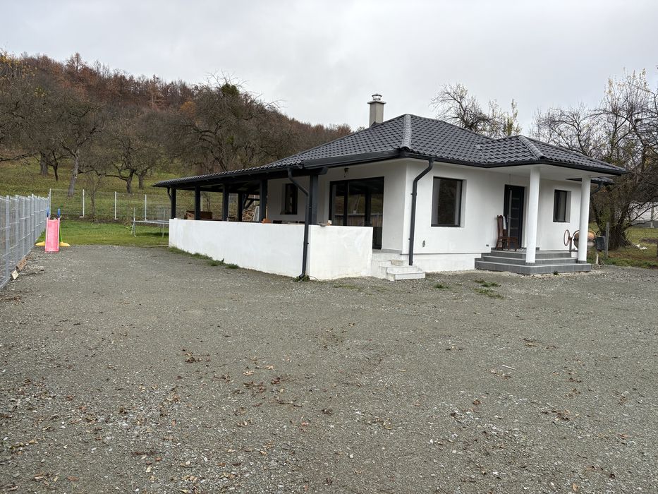 Vand casa in Dorolea