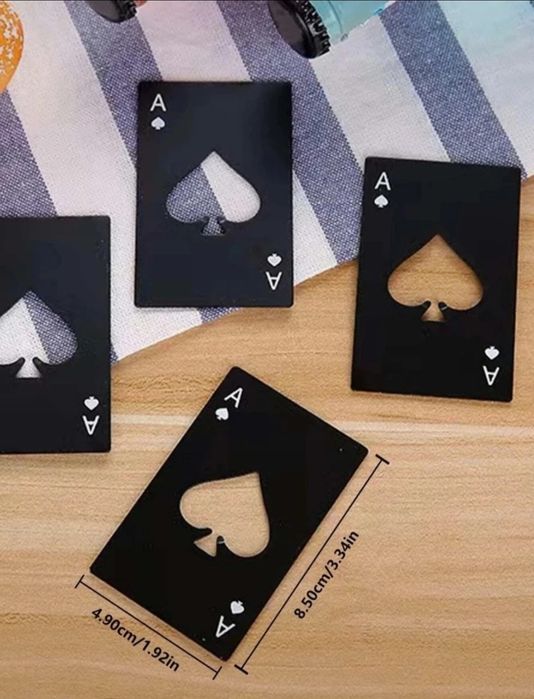 Deschizător de sticle din metal, in forma de carte de joc