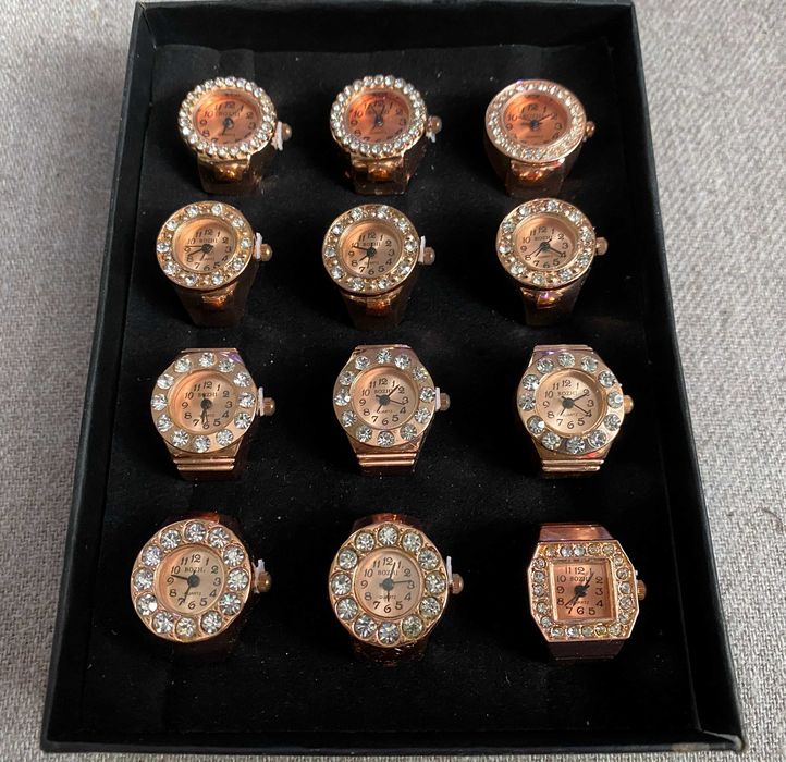 Inel ceas damă metalic rose-gold cu cristale decor – diverse modele