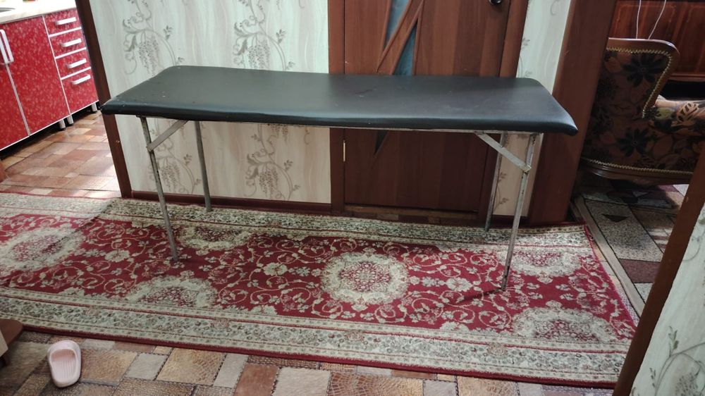 Продам кушетку б/у