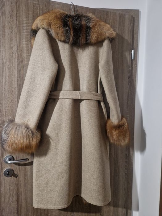 Palton cu detalii de blana