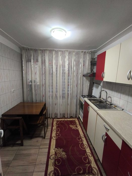 Apartament cu 3 camere, Mircea cel Bătrân, 600€ negociabil