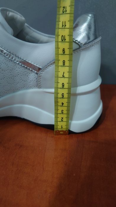 Дамски обувки и маратонки