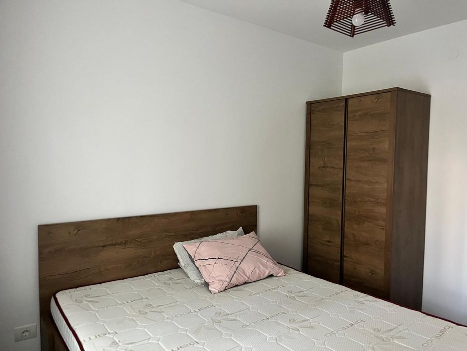 Inchiriez apartament 3 camere