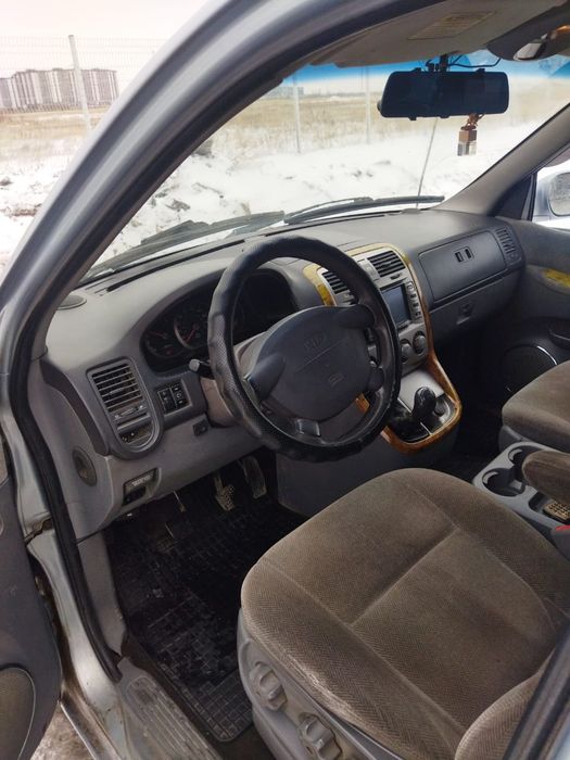 Продам Kia carnival