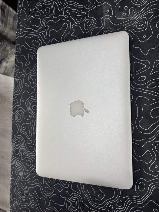 MacBook Air 13 4/256gb 2013
