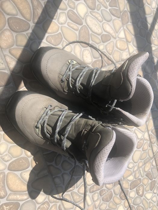 Bocanci Lowa gtx drumetii