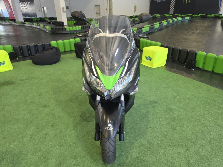 Kawasaki J300 Maxi Scooter