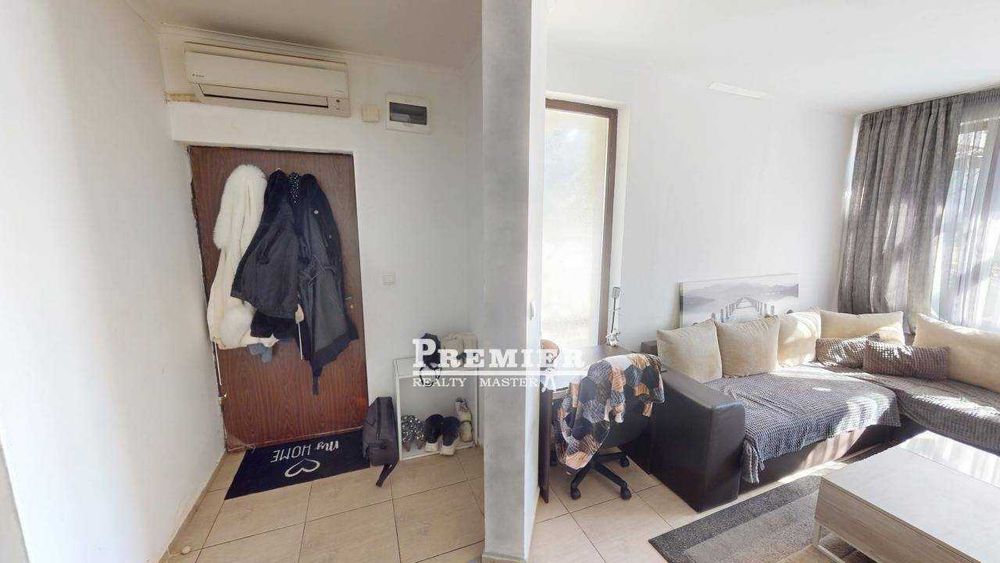 Продава се Тристаен апартамент в к.к. Слънчев бряг - 68 кв.м за 593 €/кв.м - Снимка #1