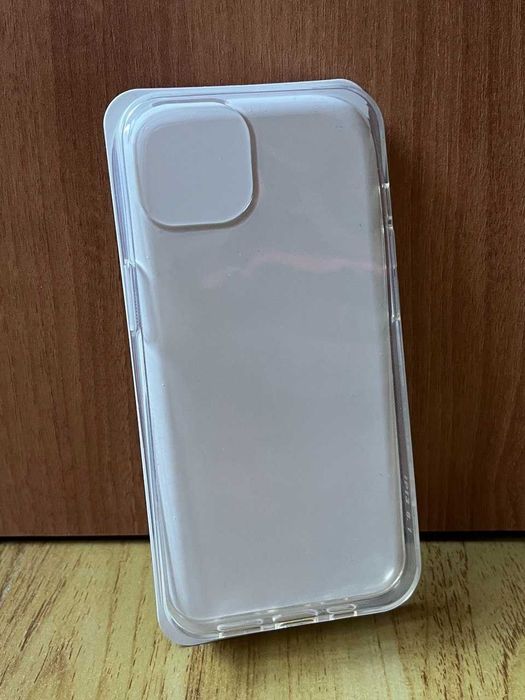 Прозрачный чехол на Iphone 13
