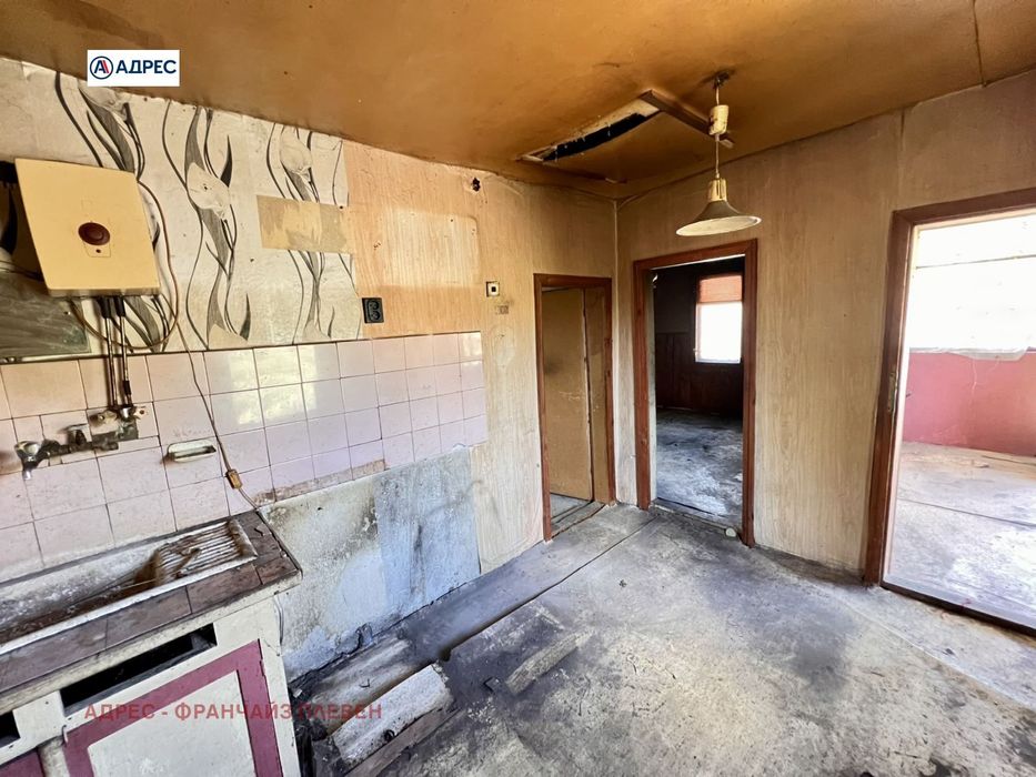 Къща в Ловеч, област-с.Горно Павликене площ 138 цена 20452