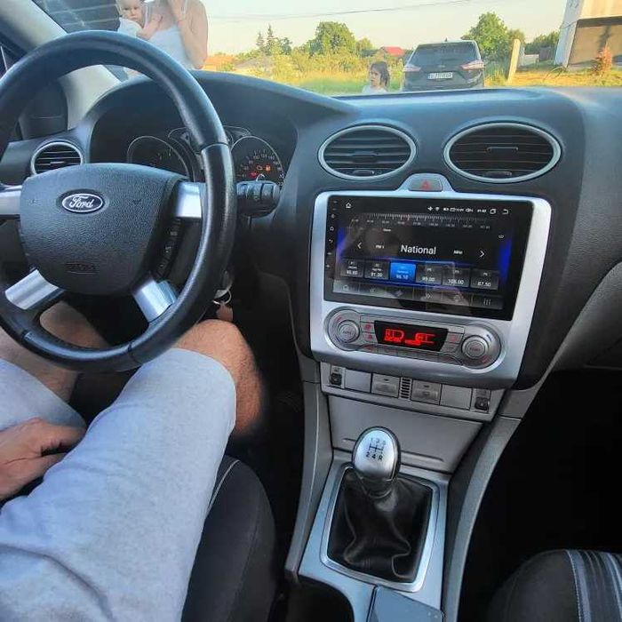 Navigație Android 15 Ford Focus MK2 4GB RAM – CarPlay, QLED, DSP