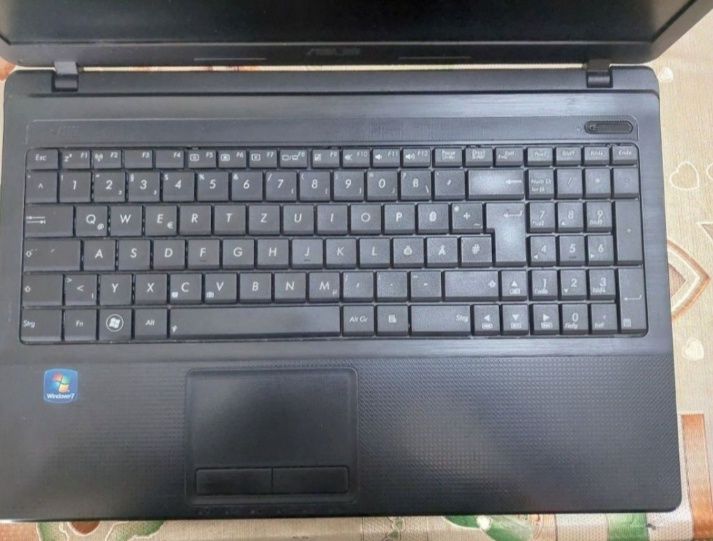 Laptop Asus i5 2410m