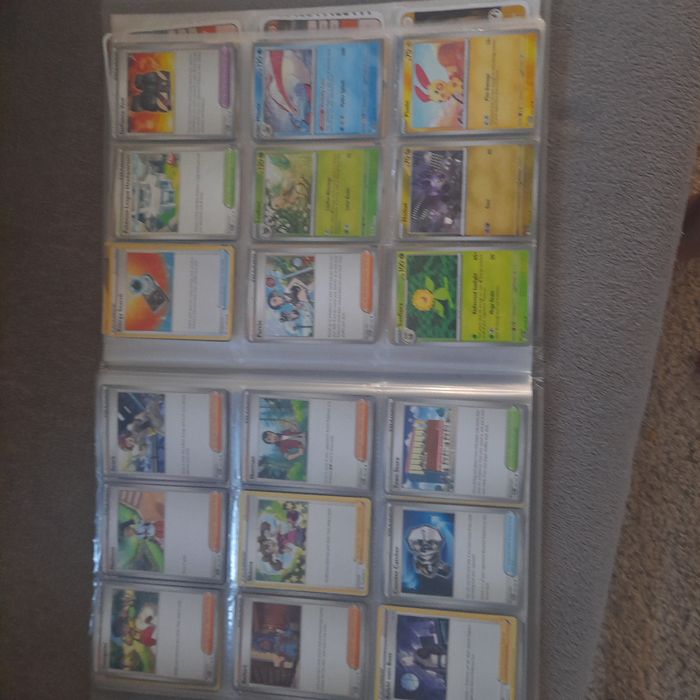 Cartonașe pokemon rare și reale