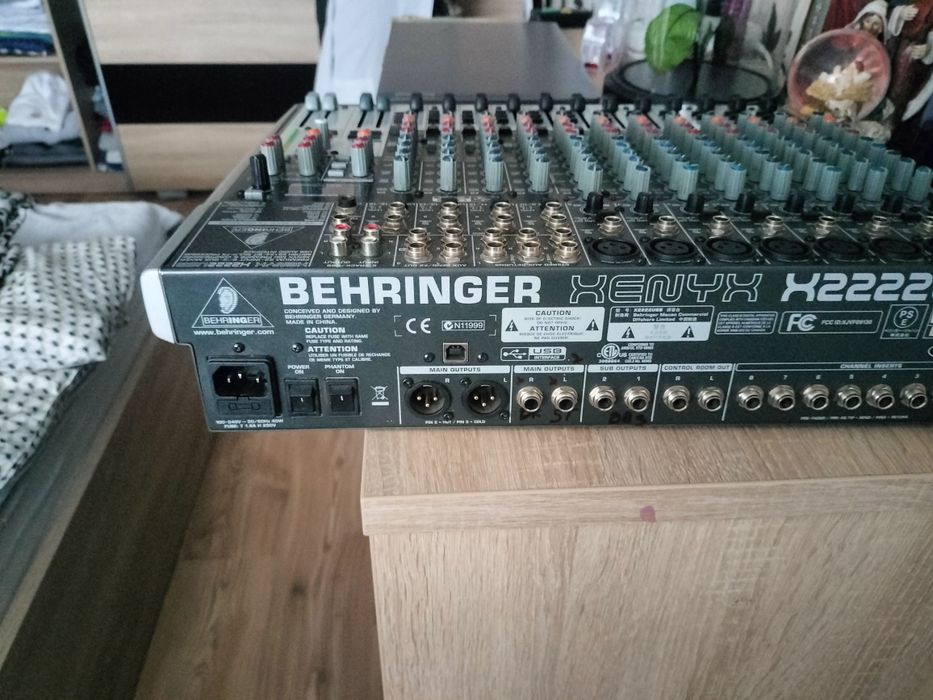 Mixer audio pasiv  beringher x2222 usb.