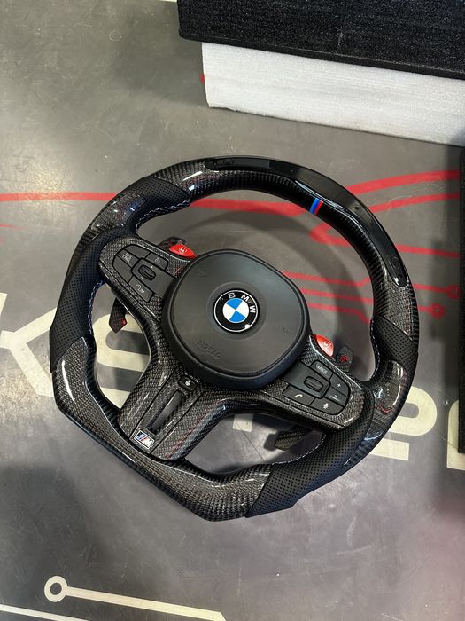 Volan BMW M Carbon Seria G - Incalzire - Vibratii - Traffic Jam Assist