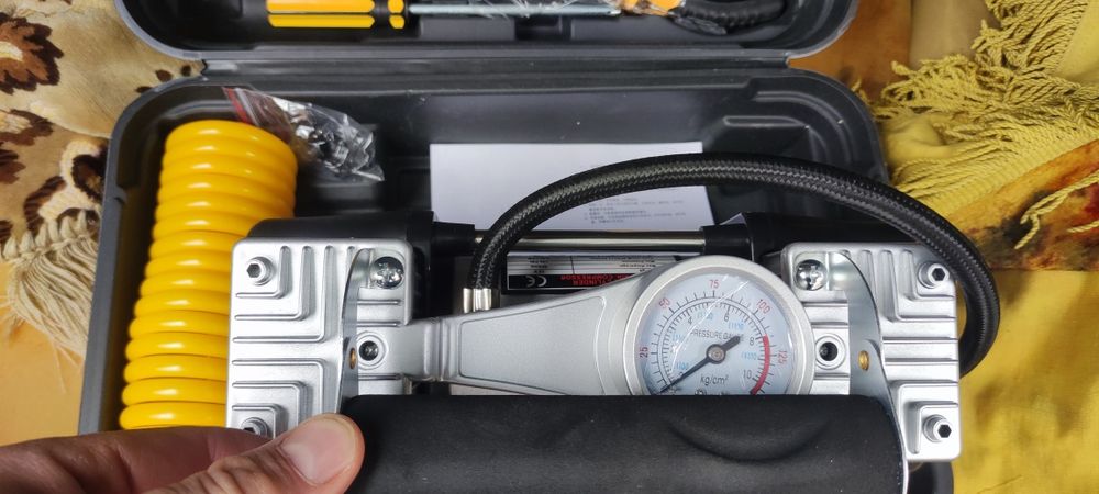 Продам автомобильный компрессор