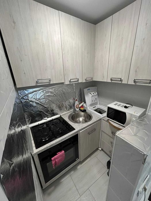 Inchiez apartament 2 camere la Delinzariu ,3 minute de plaje complet utila:,masina de spalat ,frigider ,aragaz etc