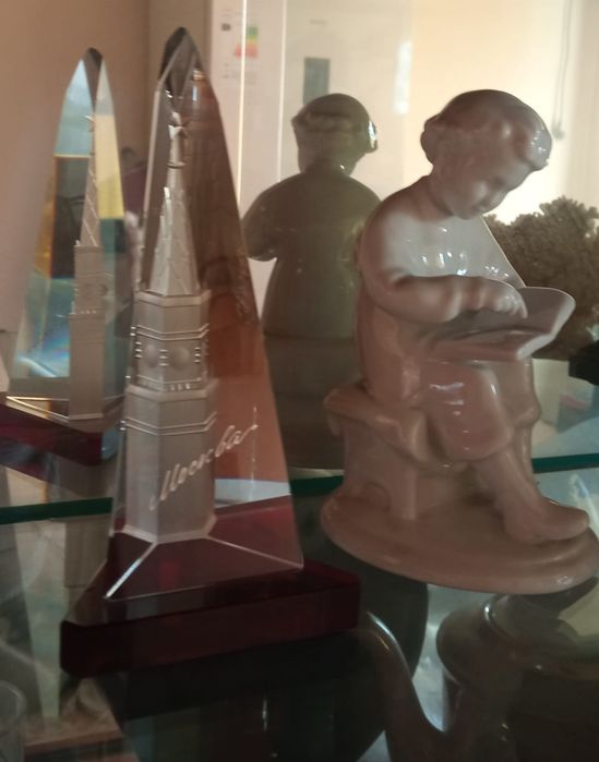 Статуэтка ленин без оскол и Кремль