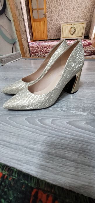 Ayollar bazm tuflisi