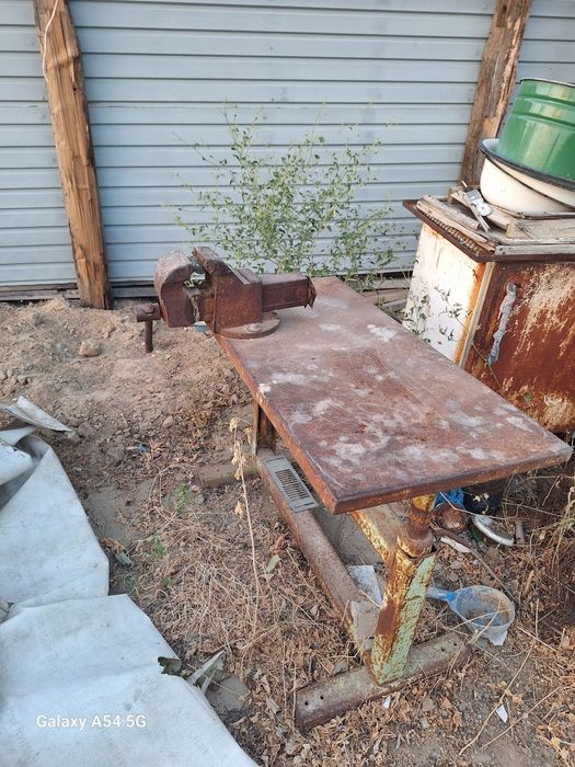 Тиски столымен сатамын