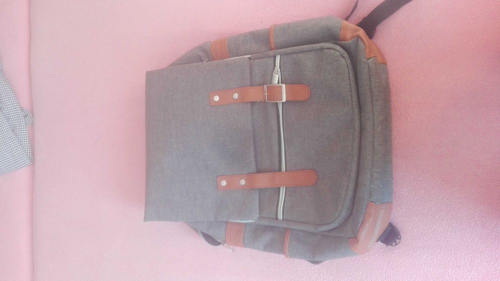 Rucsac sau ghiozdan are compartiment de laptop