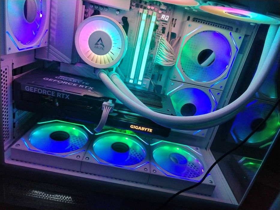 PC Gaming WHITE Ryzen 9800X3D / RTX 4060 Ti / 32GB DDR5