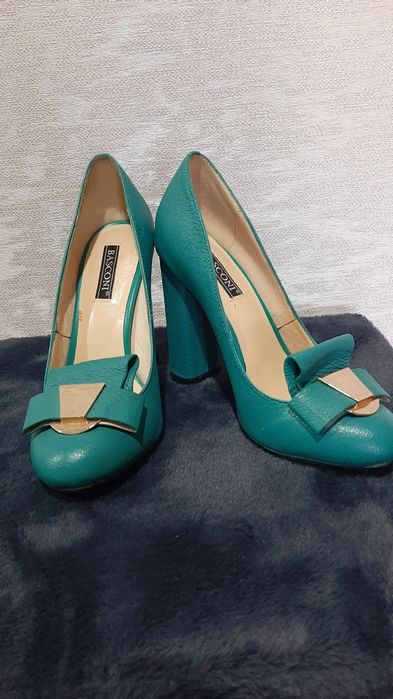 Продам туфли Basconi