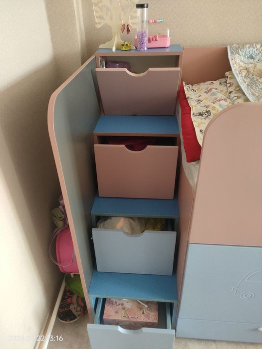 Детская кровать двухъярусная