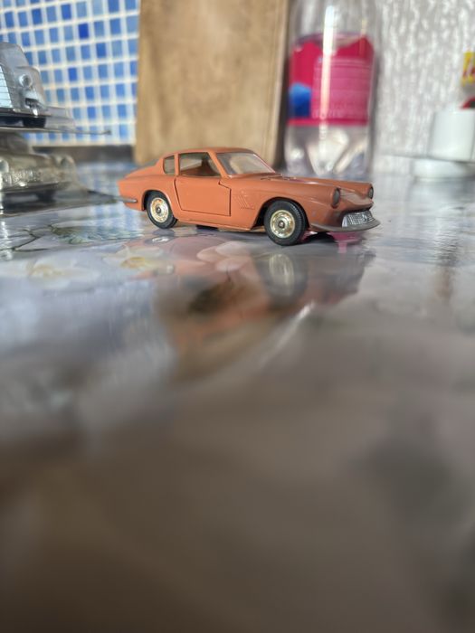 Масштабная модель-копия автомобиля