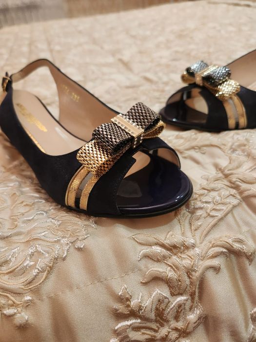 Срочно продам женскую обувь