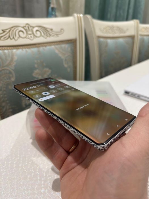 Vivo V 40 12 / 256 Gb