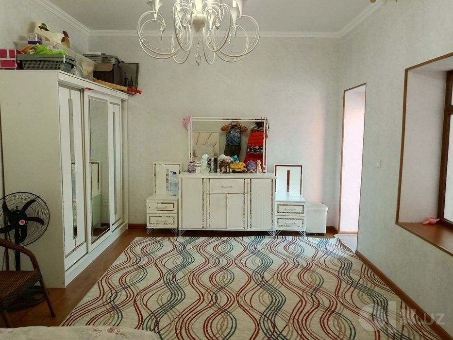 Продаю  3× комнатный дом участок , метро Чкалова ,