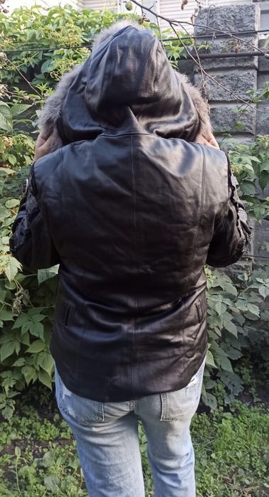 Продам кожаную куртку