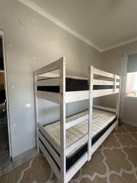 продается кровать двухъярусная