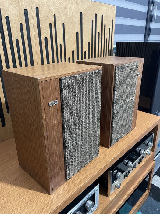 Kef Cresta 1968 midbasii folositi si de Rogers LS3/5A