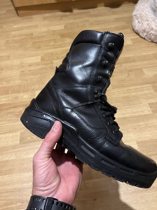 Високи полицейски обувки