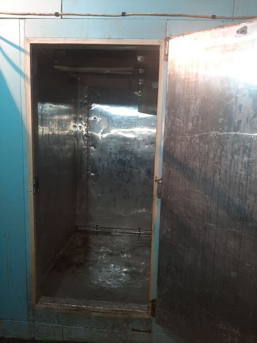 Продам холодильник промышленный