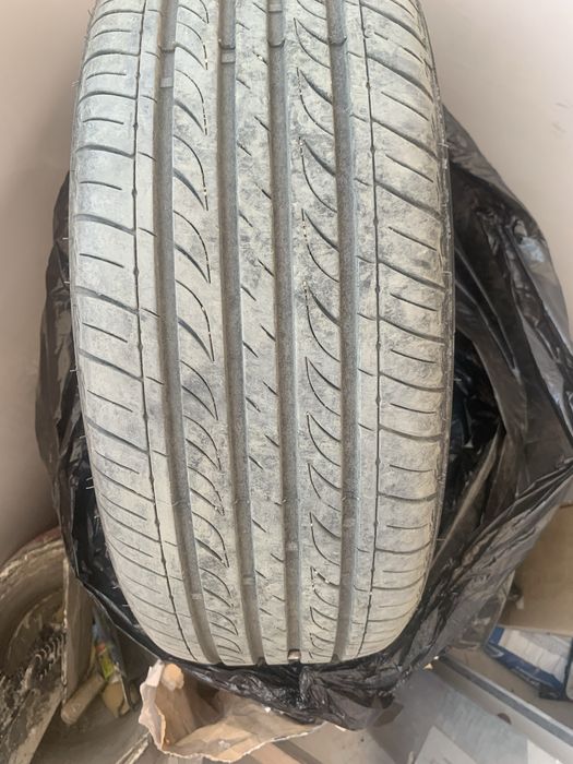 Авто шина  215/60/16