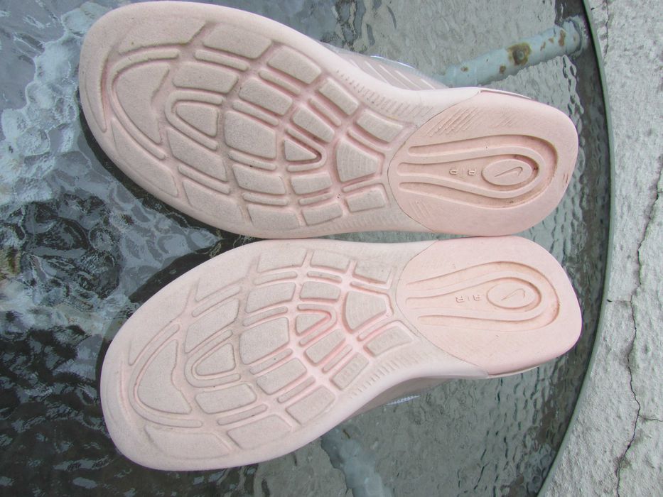 Дамски маратонки Nike Air Max Axis