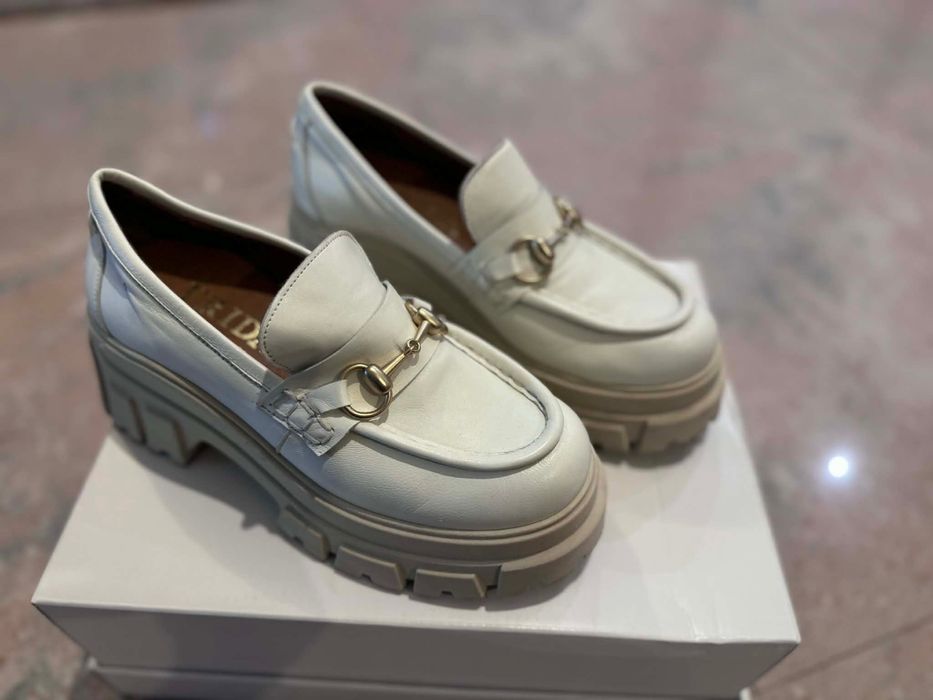 Бежови Луфъри размер 37