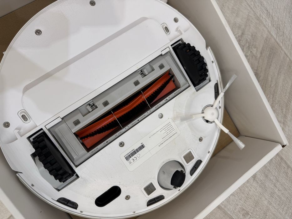 Продаю робот-пылесос Xiaomi