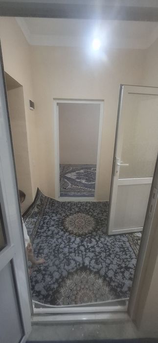 Зангиотадв 1 хонали уй ижарага берилади 250 у.е.