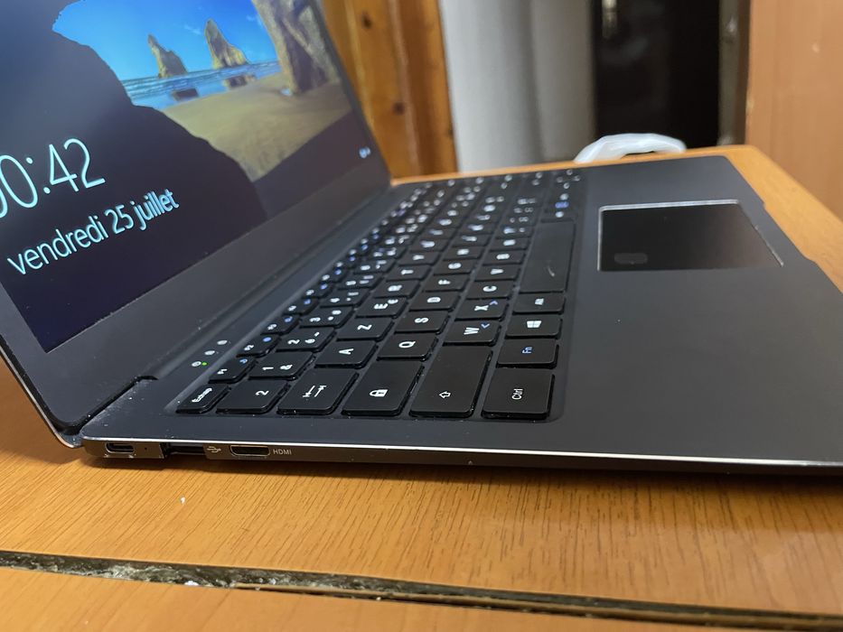 Laptop UNOWHY Y13 (2021) Ultraportabil 13.3’’ FHD - Pentru piese