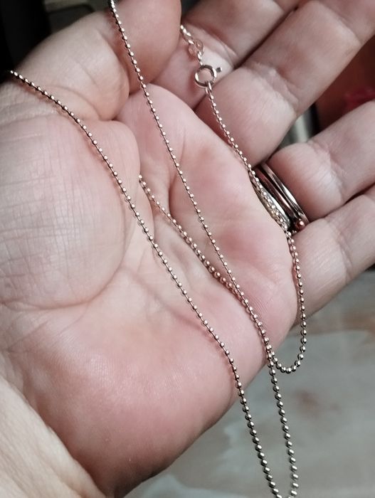 Lanț din argint cu biluțe